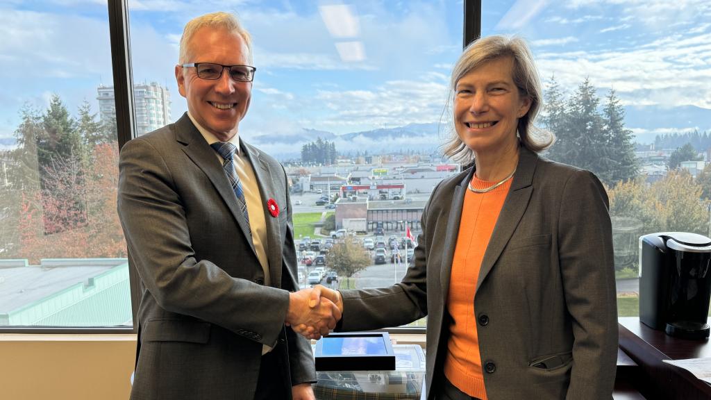 On Oct. 31, Mayor Siemens met with Bank of Canada Deputy Governor Sharon Kozicki to discuss economic issues affecting businesses and households in Abbotsford.