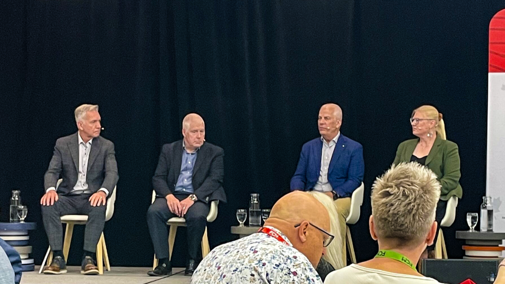  Mayor Siemens speaking at the Federation of Canadian Municipalities Annual Conference Collective Luncheon Panel on the importance of domestic food systems, along with Dr. Al Mussell from the Canadian Agri-Food Policy Institute, Chair of the Egg Farmers of Canada Roger Pelissero and Alberta Chicken Farmer Hinke Therrien.