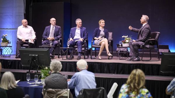 Mayor Siemens moderating the panel discussion featuring local industry experts at this year’s Mayor’s Luncheon.